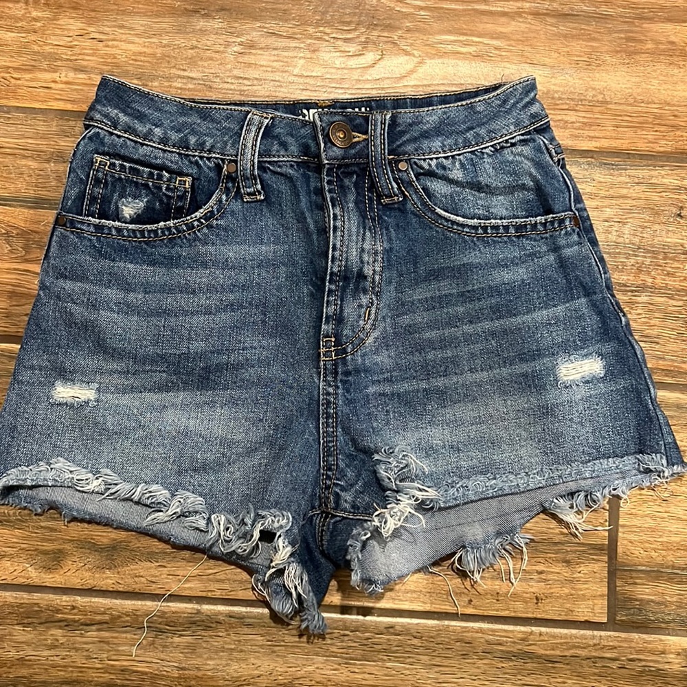 Rewash high rise frayed denim shorts size 00